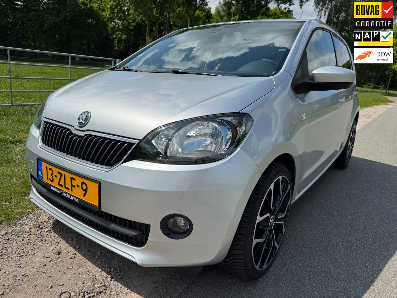 Skoda Citigo - 1.0 Elegance AUTOMAAT met navigatie en stoelverwarming - AutoWereld.nl