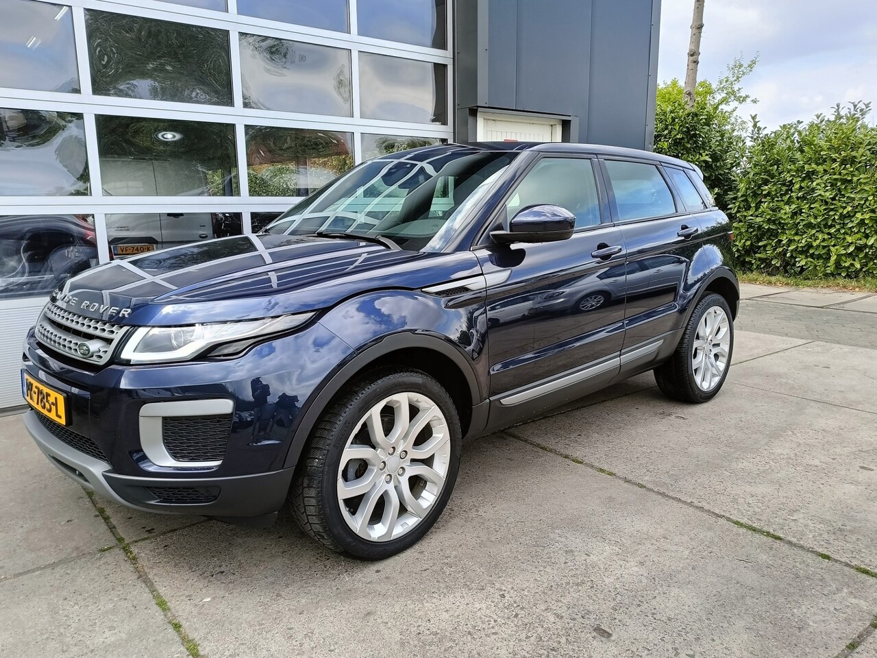 Land Rover Range Rover Evoque - 2.0 TD4 Automaat Urban Series Pure 4x4 panorama - AutoWereld.nl