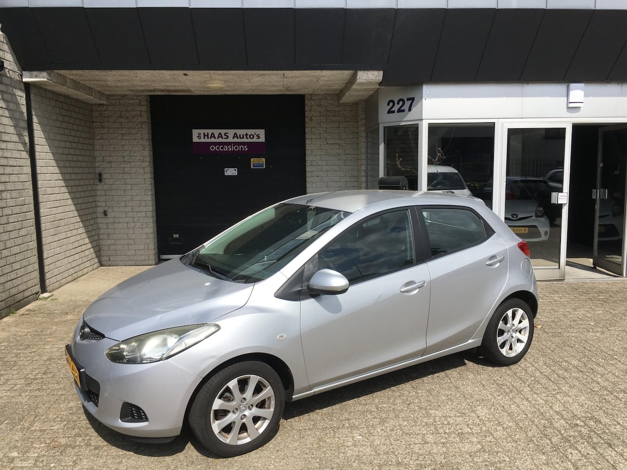 Mazda 2 - 1.3hp S-VT Touring / AIRCO / 5 DEUREN / ALU VELGEN / NIET MOOI - AutoWereld.nl