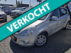 Hyundai i20 - 1.4i DynamicVersion airco automaat 4-deurs org NL