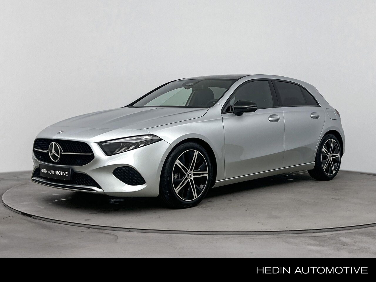 Mercedes-Benz A-klasse - A 180 Automaat Star Edition Limited Luxury Line | Nightpakket | Panoramadak - AutoWereld.nl