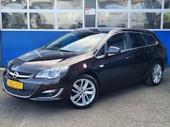 Opel Astra Sports Tourer - 1.4 Turbo Sport + / Blind spot / Parkeersensoren / Navigatie / Camera / Bluetooth