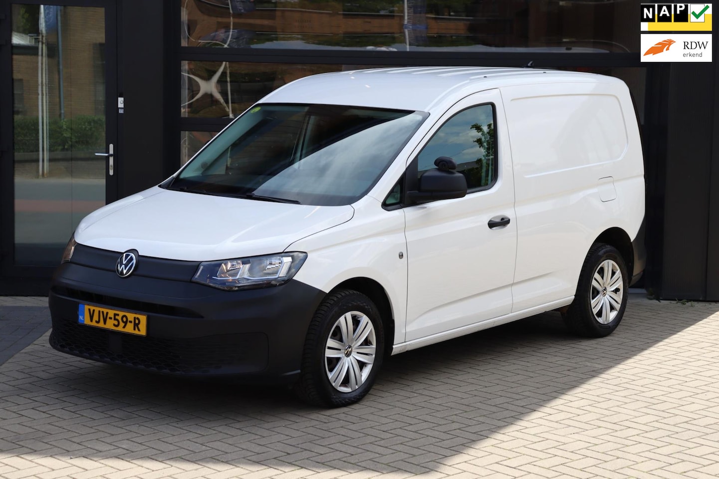 Volkswagen Caddy Cargo - 2.0 TDI Economy Business | NAP | Eerste Eigenaar | Climate | Apple Carplay | Trekhaak | - AutoWereld.nl