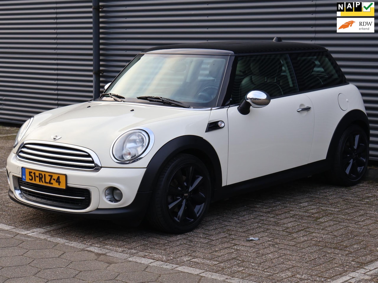 MINI Cooper - Mini 1.6 10 Years II|Navi|Cruise|Airco|Leder|APK| - AutoWereld.nl
