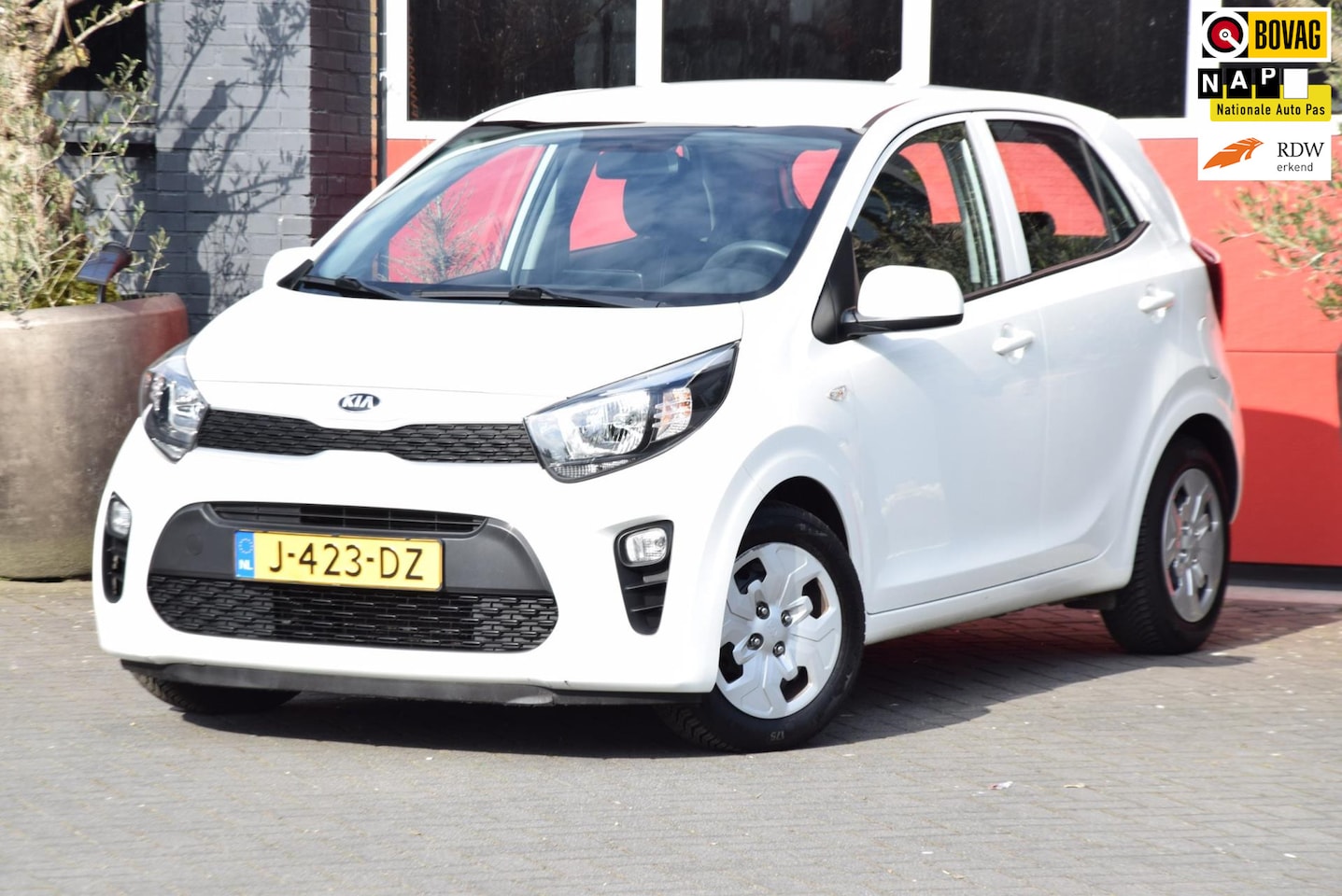 Kia Picanto - 1.0 MPi DynamicLine 2020 Navigatie Carplay Camera Airco - AutoWereld.nl