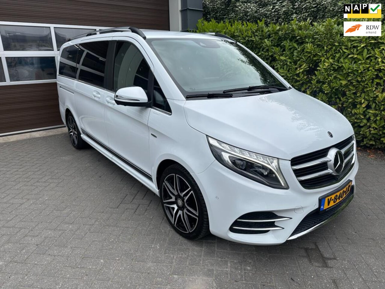Mercedes-Benz V-klasse - 250d Lang DC Avantgarde AMG Distronic 360Camera Burmester - AutoWereld.nl