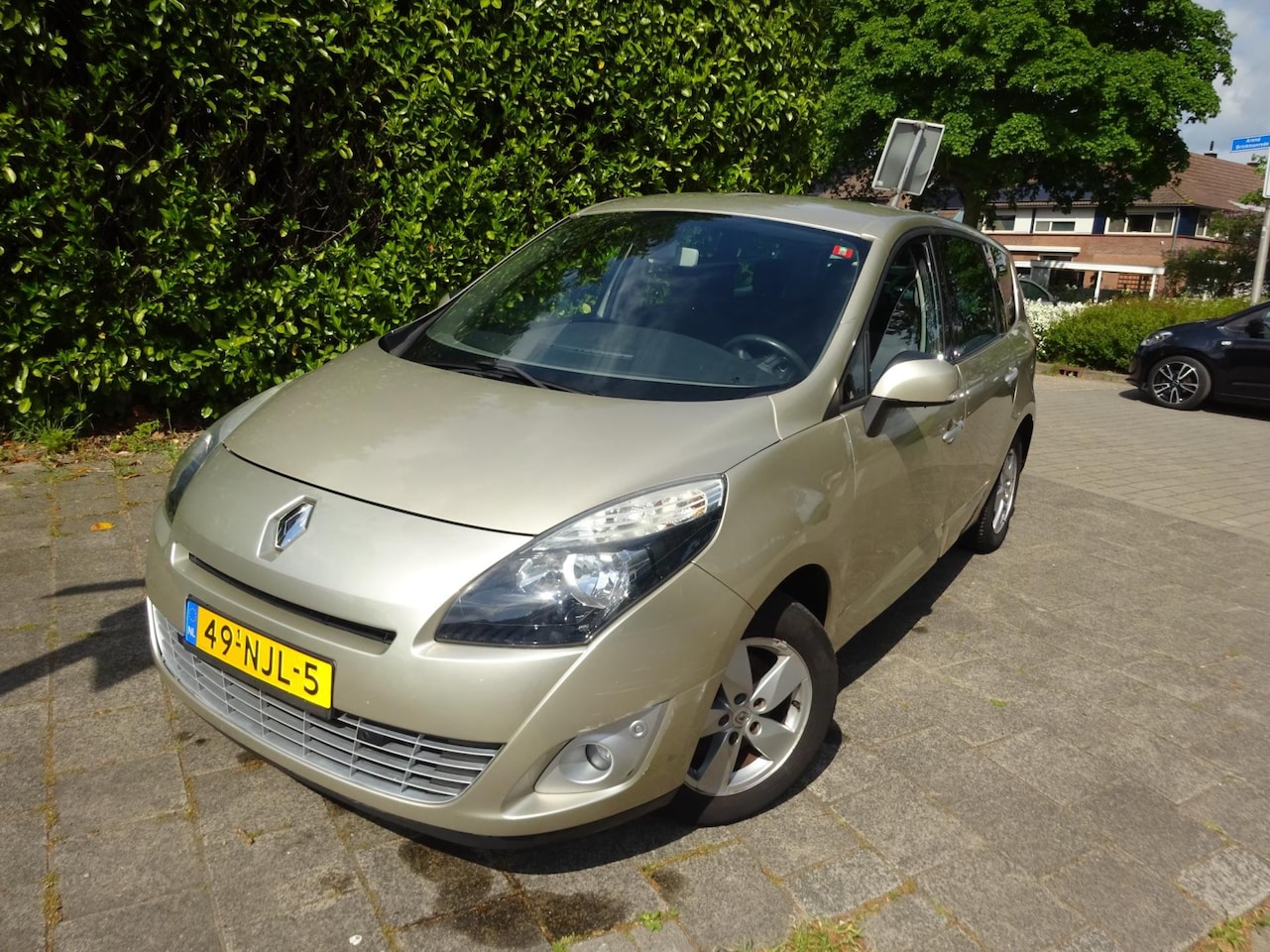 Renault Grand Scénic - 2.0 Dynamique MOOIE AUTO AUTOMAAT AIRCO WERKT GOED - AutoWereld.nl