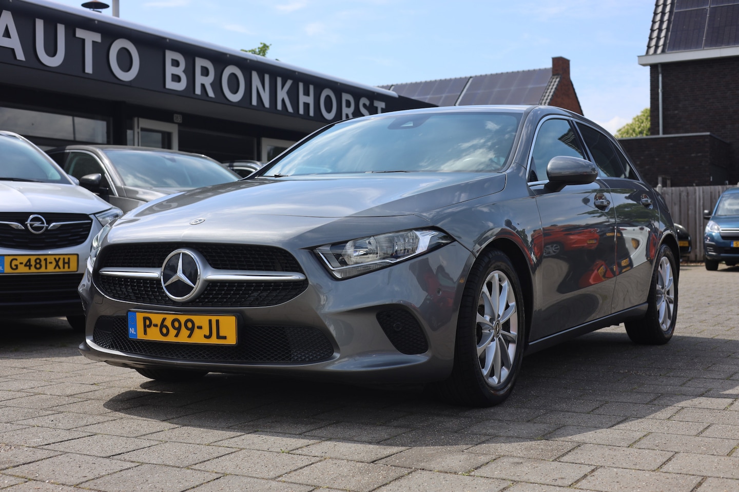 Mercedes-Benz A-klasse - 220 ADVANTAGE AUTOMAAT | LEDER | NAVI | CAMERA - AutoWereld.nl