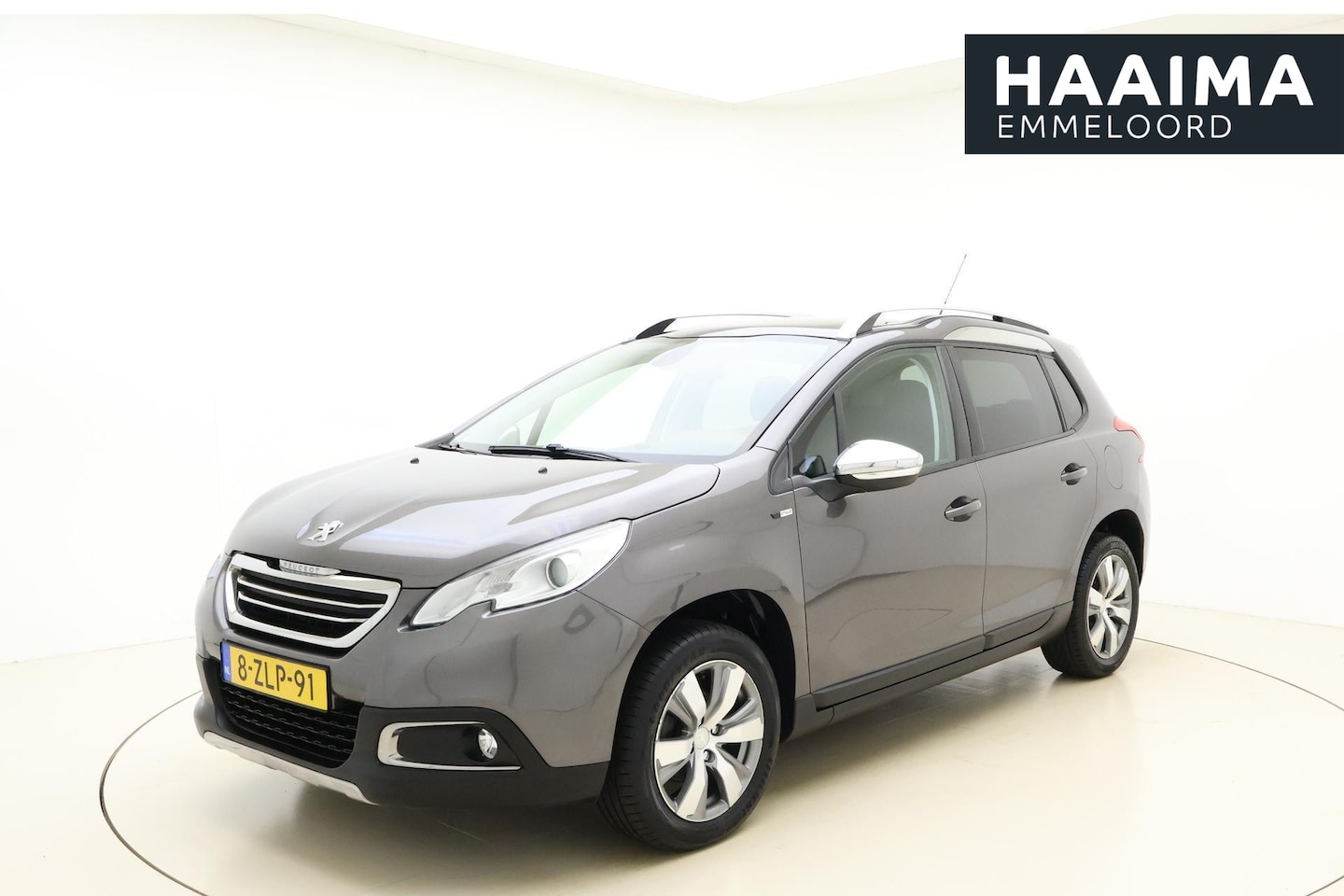 Peugeot 2008 - 1.2 82pk Style | Panoramadak | Trekhaak | Navigatie | Climate Control | Hogere zitpositie - AutoWereld.nl