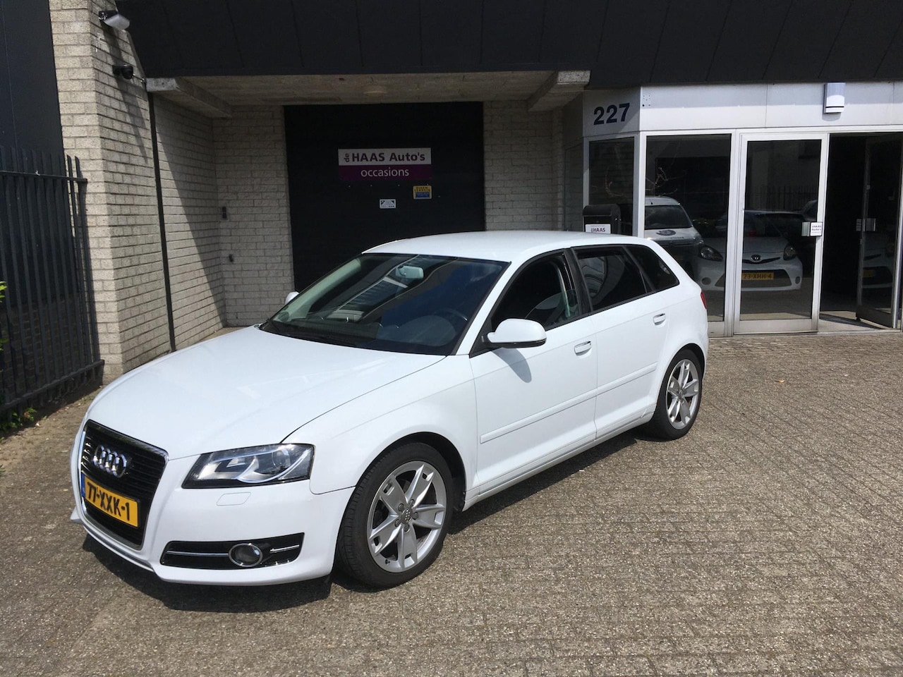 Audi A3 Sportback - 1.2 TFSI Ambition Advance / NAVI / 5 DEUREN / ALU VELGEN / FRISSE AUTO - AutoWereld.nl