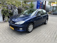 Peugeot 206 - 1.4 Air-line 3 met goed werkende Airco 5drs en met 117000 dkm op teller