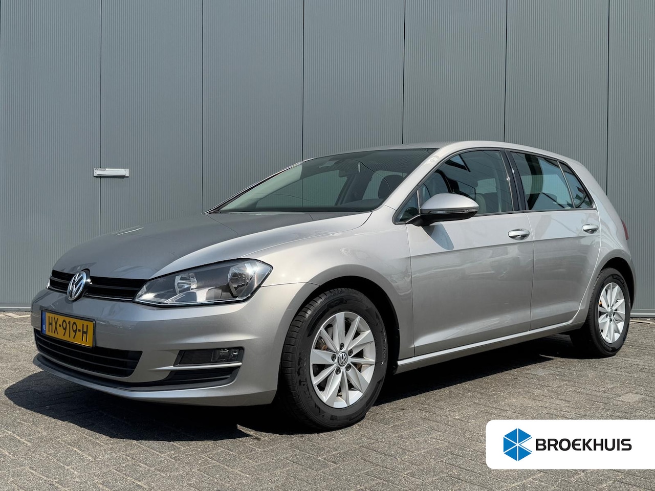 Volkswagen Golf - 1.2 TSI 110pk Comfort Line Climate control | Cruise control | Boordcomputer | Trekhaak | M - AutoWereld.nl