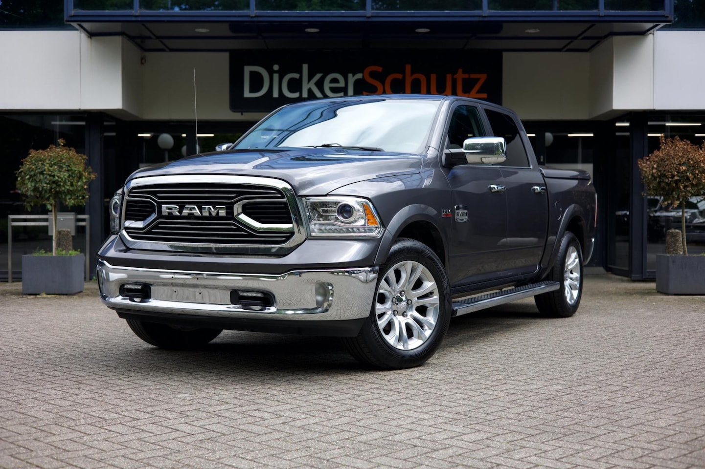 Dodge Ram 1500 - 5.7 V8 4x4 Crew Cab Longhorn 5.7 V8 4x4 Crew Cab Longhorn - AutoWereld.nl