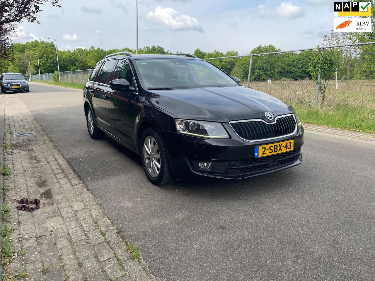 Skoda Octavia Combi - 1.4 TSI Greentech Elegance Businessline [Zeer Volle Auto][Automatic] - AutoWereld.nl
