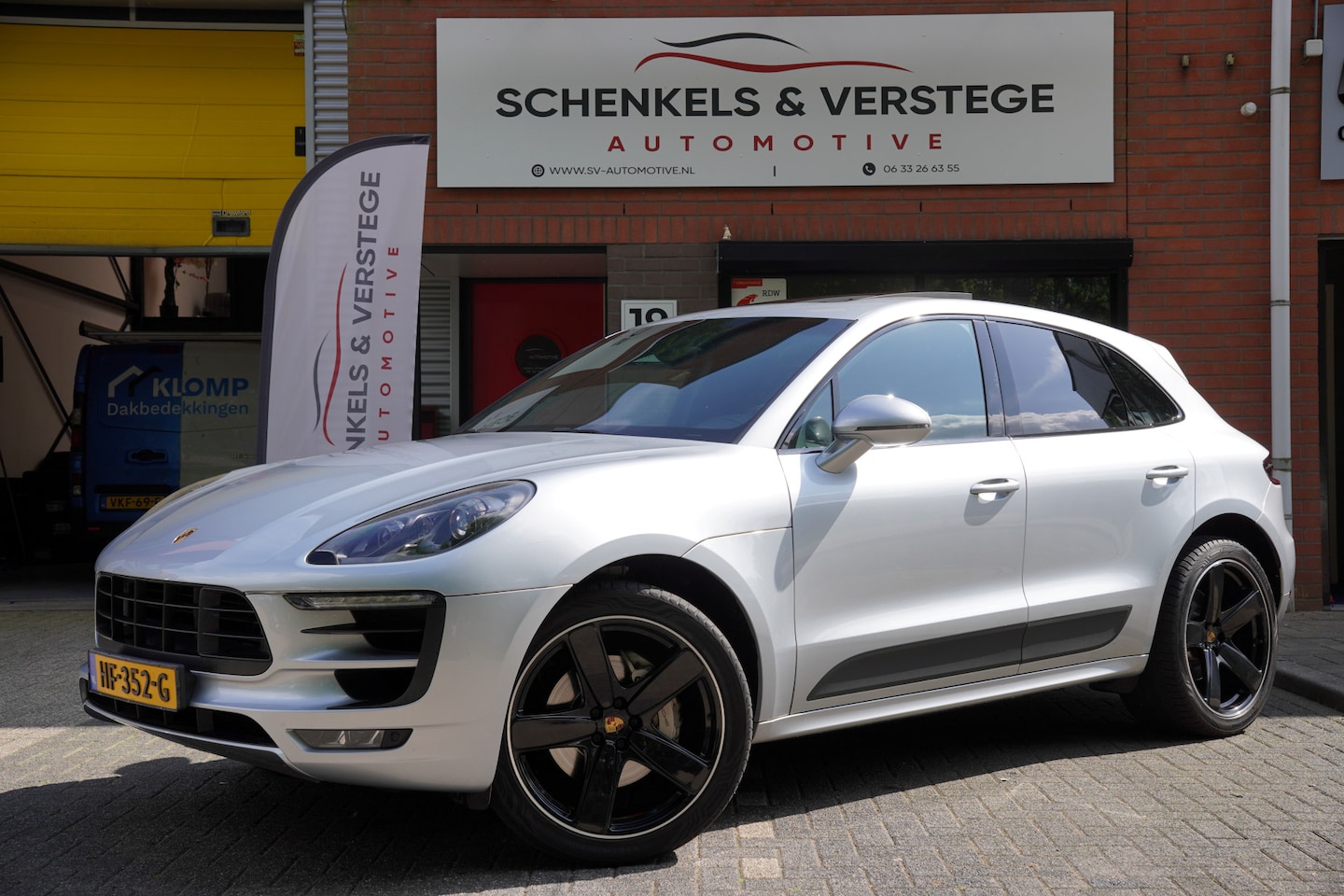 Porsche Macan - 3.0 S / Sport Design / Chrono / Leer Dash / Pano / Trekhaak / Nieuwstaat / - AutoWereld.nl