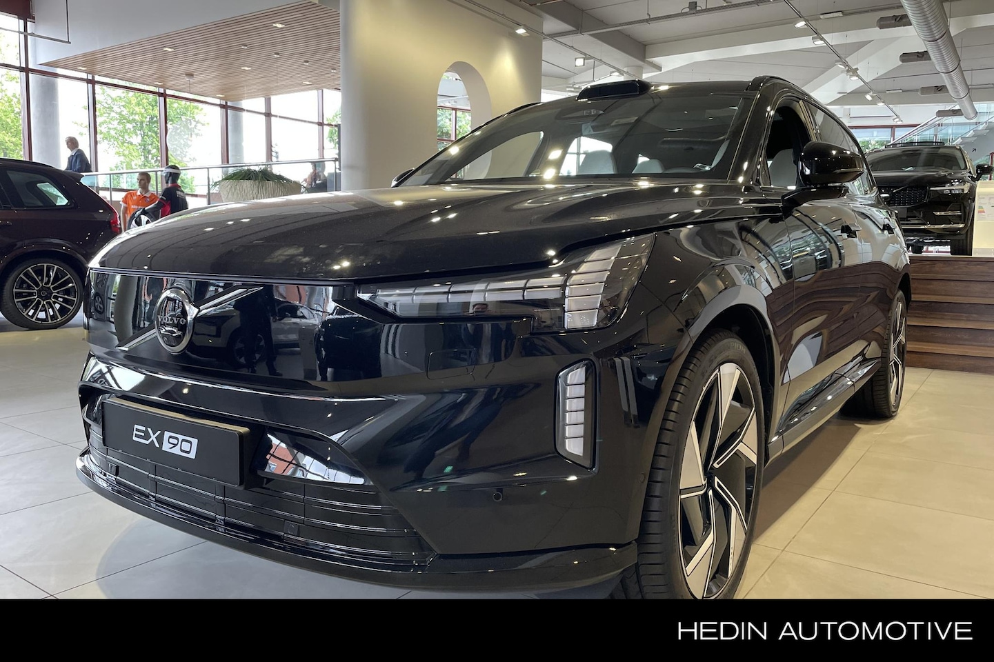 Volvo EX90 - Ultra 22" velgen | Twin Motor Performance | Bowers & Wilkins | Luchtvering - AutoWereld.nl