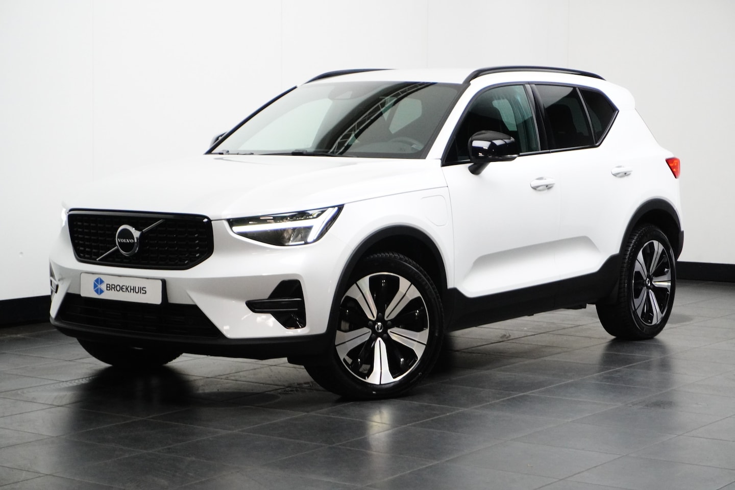 Volvo XC40 - 1.5 T5 Recharge R-Design 1.5 T5 Recharge R-Design - AutoWereld.nl
