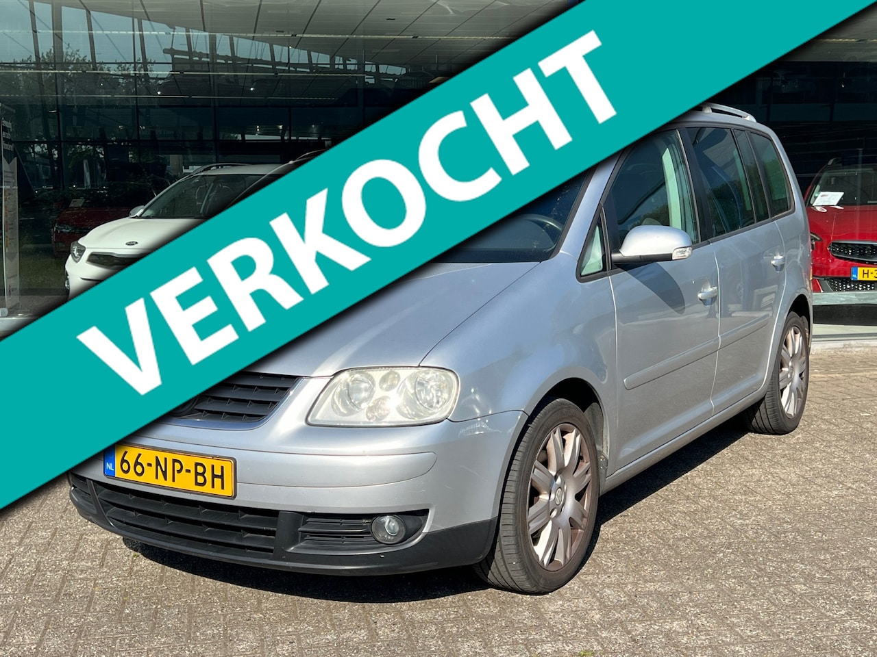 Volkswagen Touran - 1.6-16V FSI Trendline 1.6-16V FSI Trendline - AutoWereld.nl