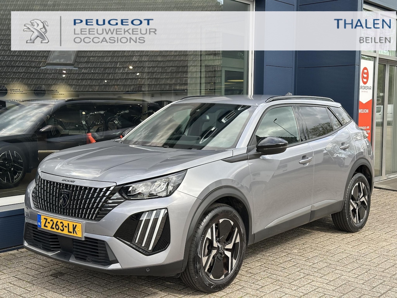 Peugeot 2008 - 1.2 Turbo 100 PK Allure | Navigatie | Trekhaak 1200 KG | Climate Control | Parkeersensoren - AutoWereld.nl