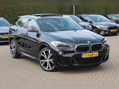 BMW X2 - sDrive20i High Exe. M Sport / Trekhaak / Panoramadak / Camera / Head-up / Leder / 20'' / D
