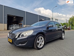 Volvo V60 - 1.6 T3 Kinetic NAVI PSENSOR CRUISE 2 X SLEUTELS