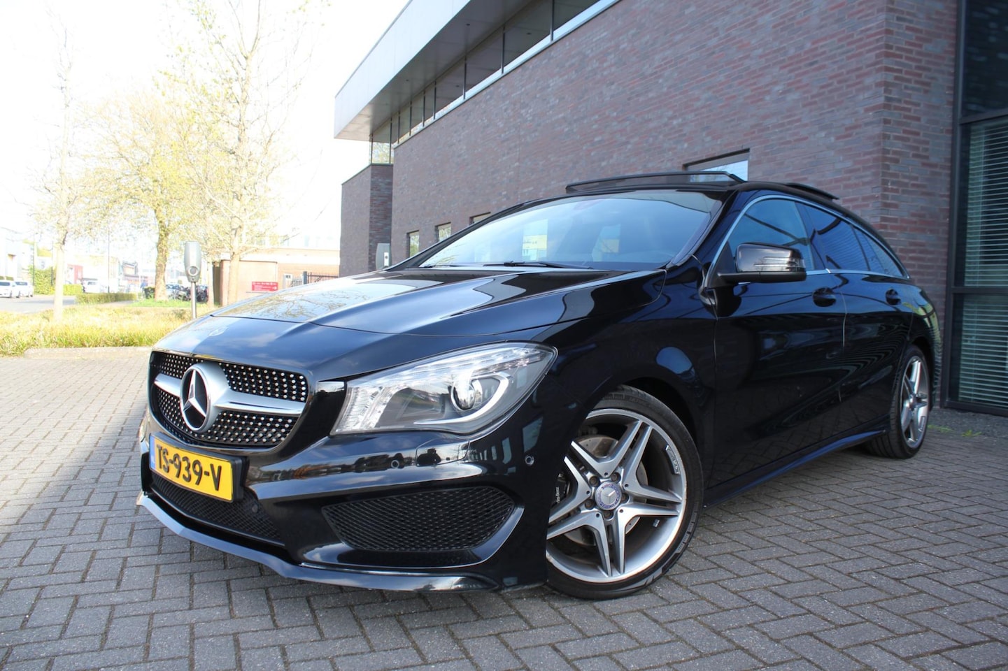 Mercedes-Benz CLA-klasse Shooting Brake - 250 OrangeArt Edition 250 OrangeArt Edition - AutoWereld.nl