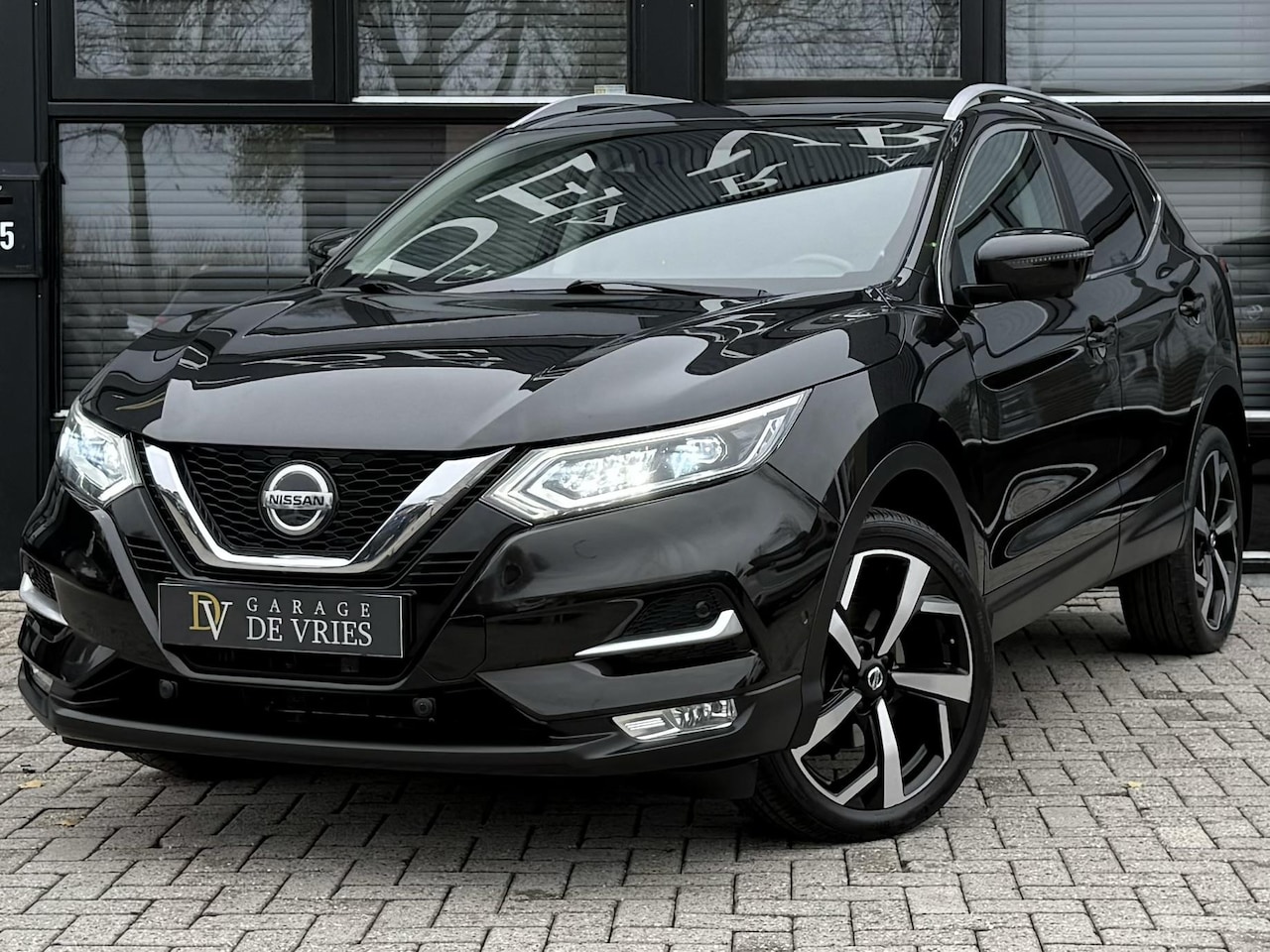 Nissan Qashqai - 1.3 DIG-T Tekna + Aut Full Option ACC + Lane Panoramadak Garantie - AutoWereld.nl