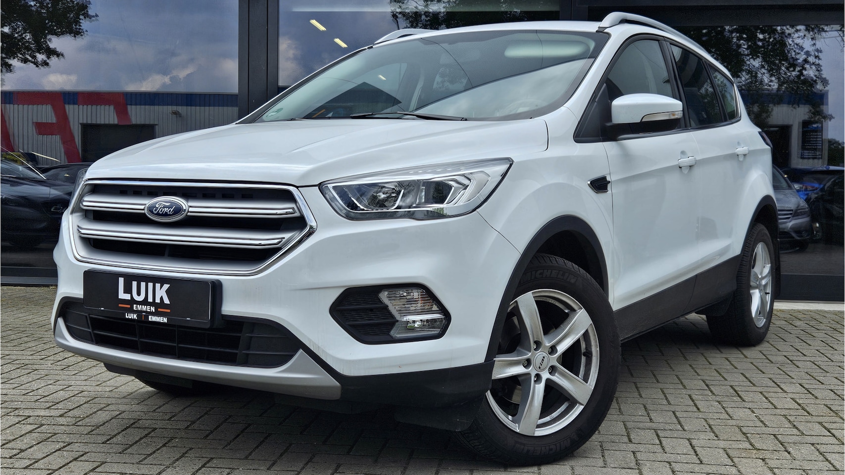 Ford Kuga - 1.5 EcoBoost Trend Ultimate + CRUISE + NAVIGATIE + KLIMA + LM VELGEN - AutoWereld.nl