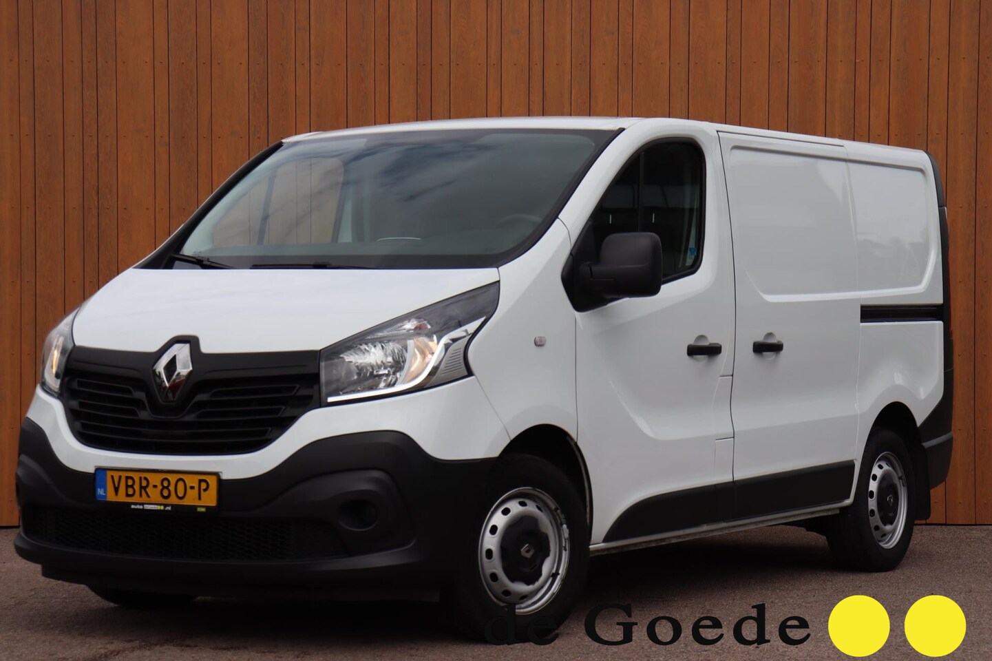 Renault Trafic - 1.6 dCi T29 L1H1 Comfort 2-schuifdeuren 3-zits trekhaak - AutoWereld.nl