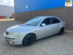 Ford Mondeo - 2.0-16V Platinum |APK:NIEUW | Stoelverwarming | Cruise Control | Climate Control | Navi |
