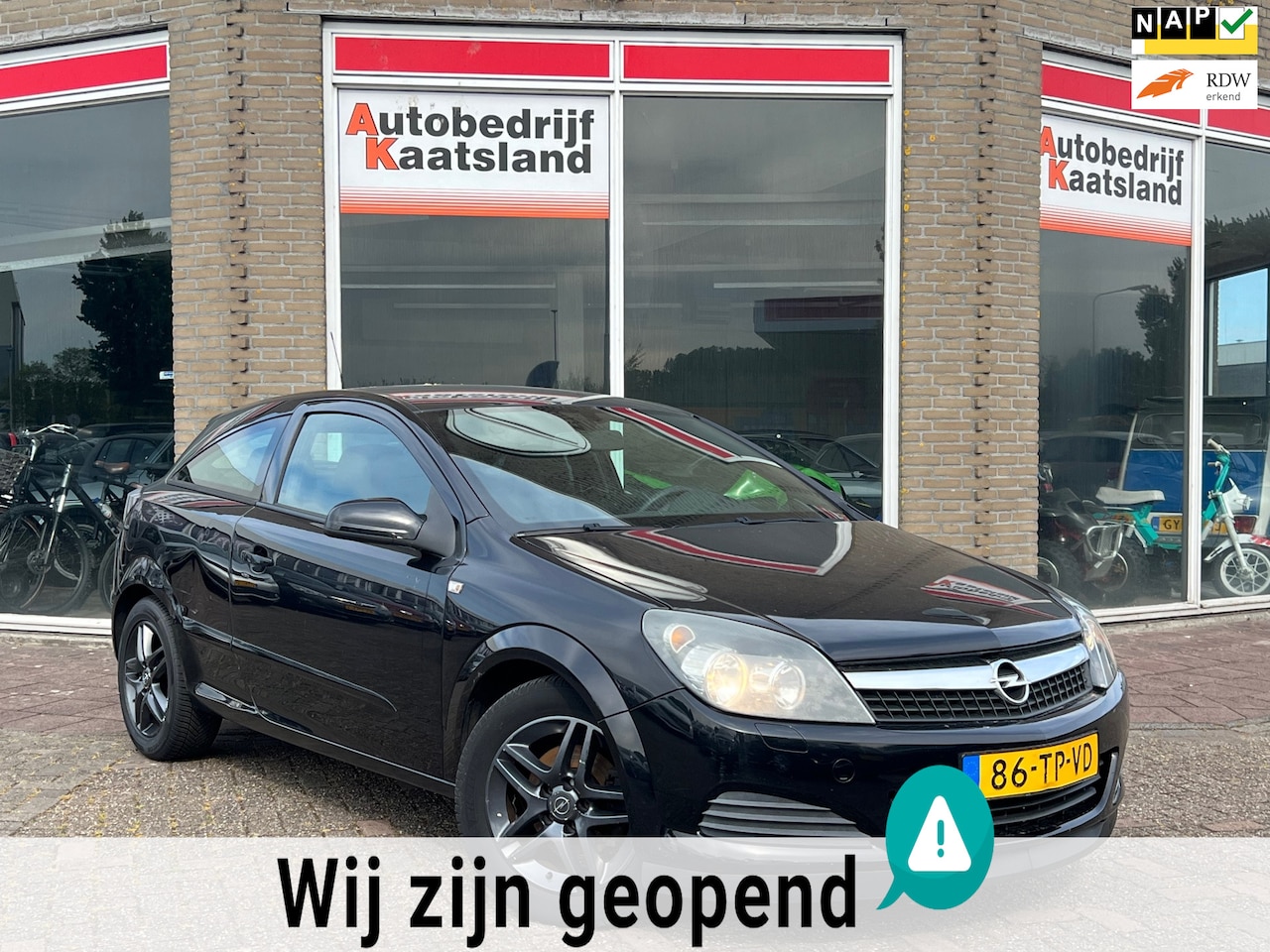 Opel Astra GTC - 1.6 Sport - Airco - Cruise - APK: 1-2026 - AutoWereld.nl