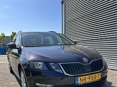 Skoda Octavia Combi - 1.6 TDI Grt Amb Bns