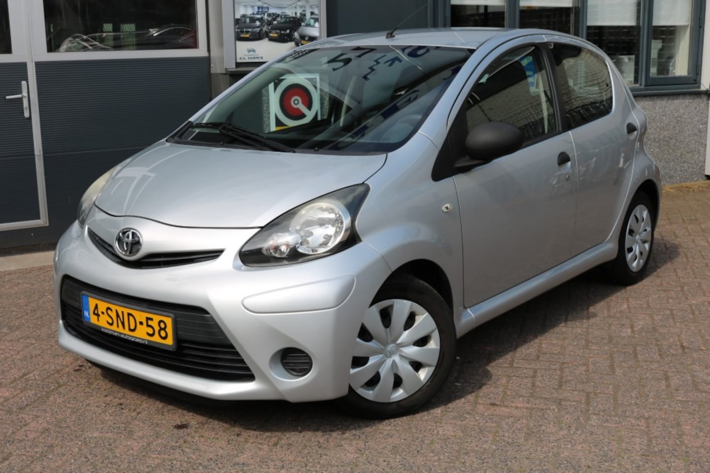 Toyota Aygo - 1.0 VVT-i Now KM69572-2e EIGEN.-AIRCO-DEALER ONDERHOUDEN - AutoWereld.nl