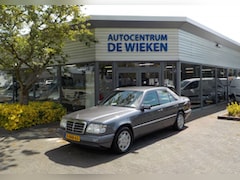 Mercedes-Benz E-klasse - SEDAN AUTOMAAT ZEER MOOIE STAAT YOUNGTIMER DEALERONDERHOUDEN