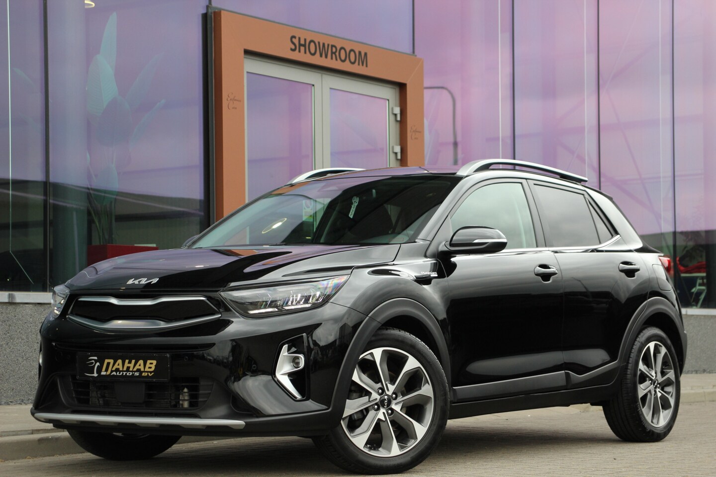 Kia Stonic - 1.0 T-GDi Platinum Edition | Schuifdak | Leder | Camera - AutoWereld.nl