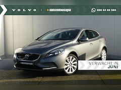 Volvo V40 - T3 Momentum Automaat | Trekhaak | Navigatie | Park Assist | High Performance audio | 17" L