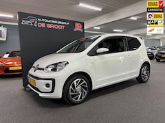 Volkswagen Up! - 1.0 BMT take up / Radio, Airco, Stoelverwarming