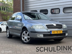 Skoda Octavia - 1.6 FSI Elegance TREKHAAK|CRUISE CONTROLE