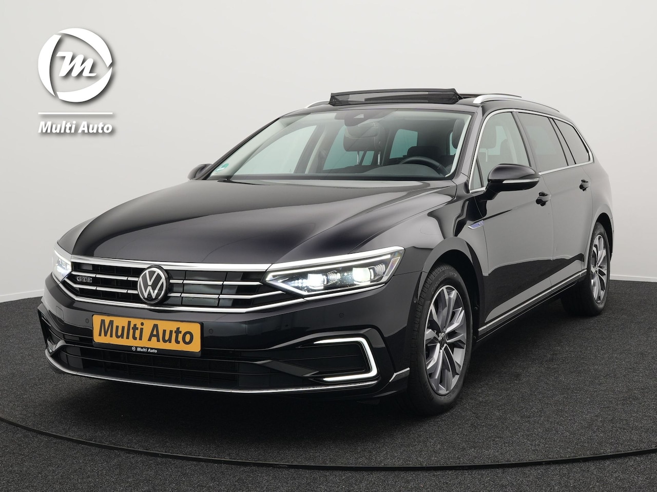 Volkswagen Passat Variant - 1.4 TSI GTE Plug In Hybrid Dealer O.H. PHEV | Panodak | Alcantara Sportstoelen Massage | T - AutoWereld.nl