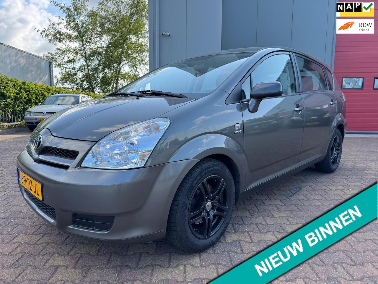 Toyota Corolla Verso - 1.8 VVT-i Terra 7p. 1.8 VVT-i Terra 7p. ( Airco / Nw APK / Trekhaak ) - AutoWereld.nl