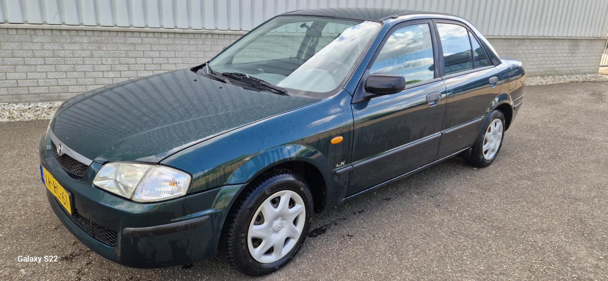 Mazda 323 - 1.3i LX 1.3i LX - AutoWereld.nl