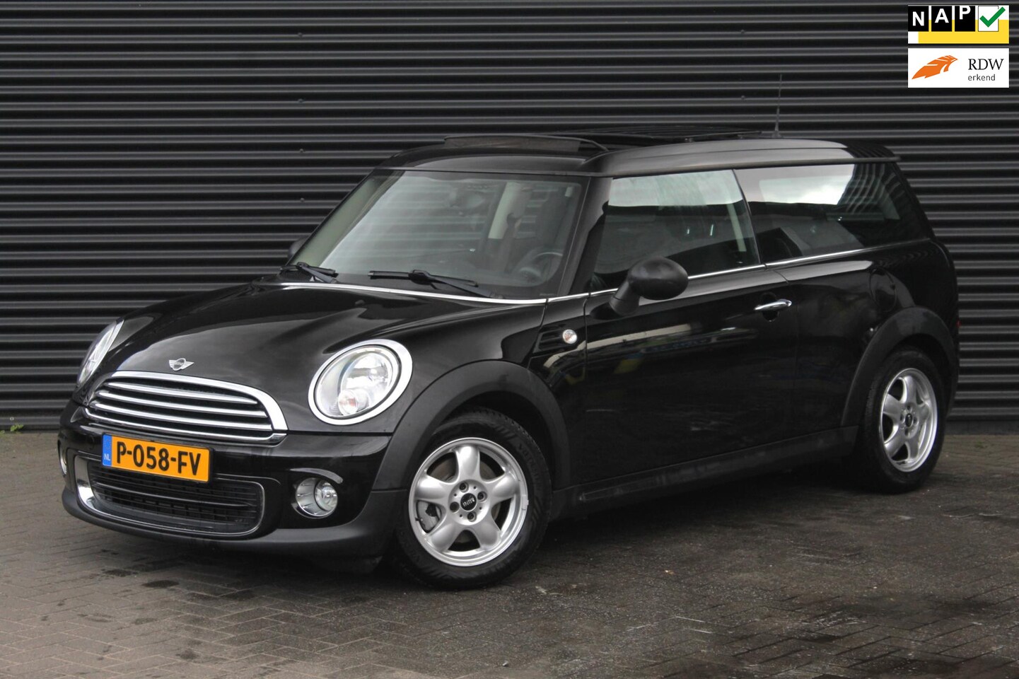 MINI Clubman - 1.6 Chili | Panoramadak | Dealer onderhouden | Stoelverwarming | - AutoWereld.nl