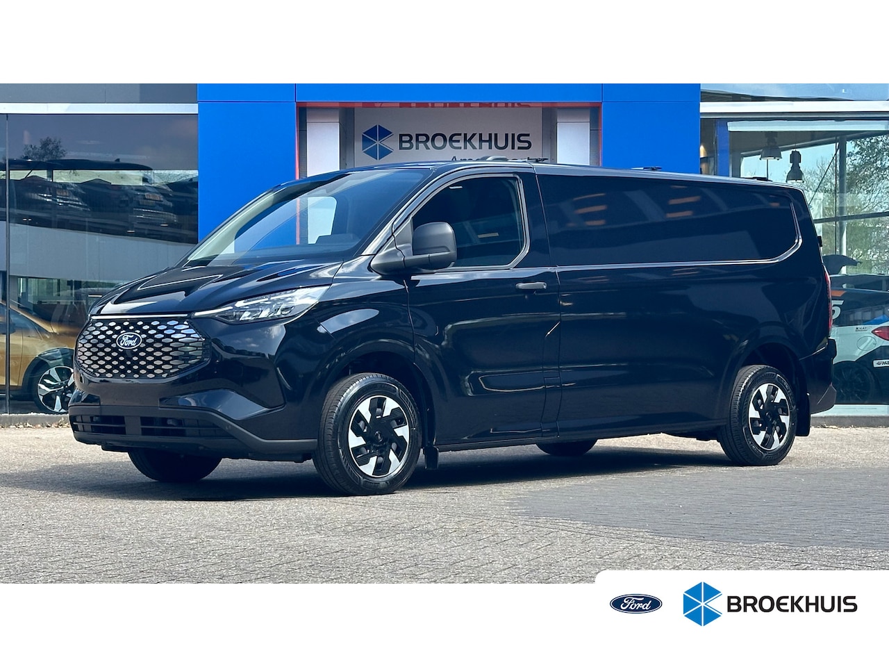 Ford E-Transit Cust. - 320 L2H1 Trend 65 kWh | Driver Assistance Pack | Trekhaak | Wegklapbare Dakdragers - AutoWereld.nl