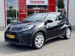 Toyota Aygo X - PLAY ALL-SEASON APPLE/ANDROID PARKCAMERA AIRCO AD-CRUISE BLUETOOTH