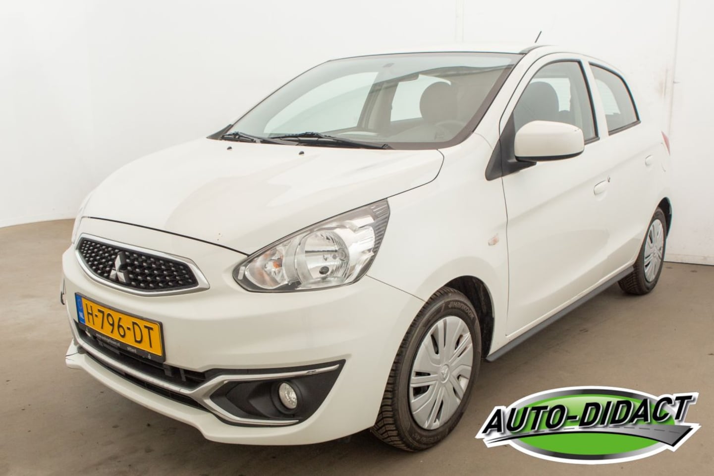 Mitsubishi Space Star - 1.0 Cool+ 80.213 km - AutoWereld.nl