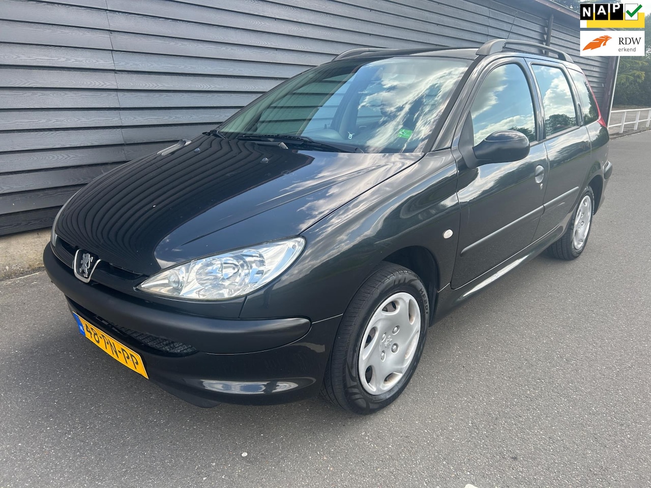 Peugeot 206 SW - 1.4 Pop' Art 1E EIGENAAR APK t/m 01-05-2026! - AutoWereld.nl