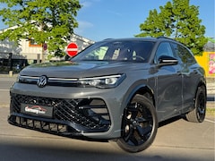 Volkswagen Tiguan - 1.5 eHybrid 272pk R-Line Edition Pano Adapt. Cruise Massage El.Tr.Haak Blackstyle