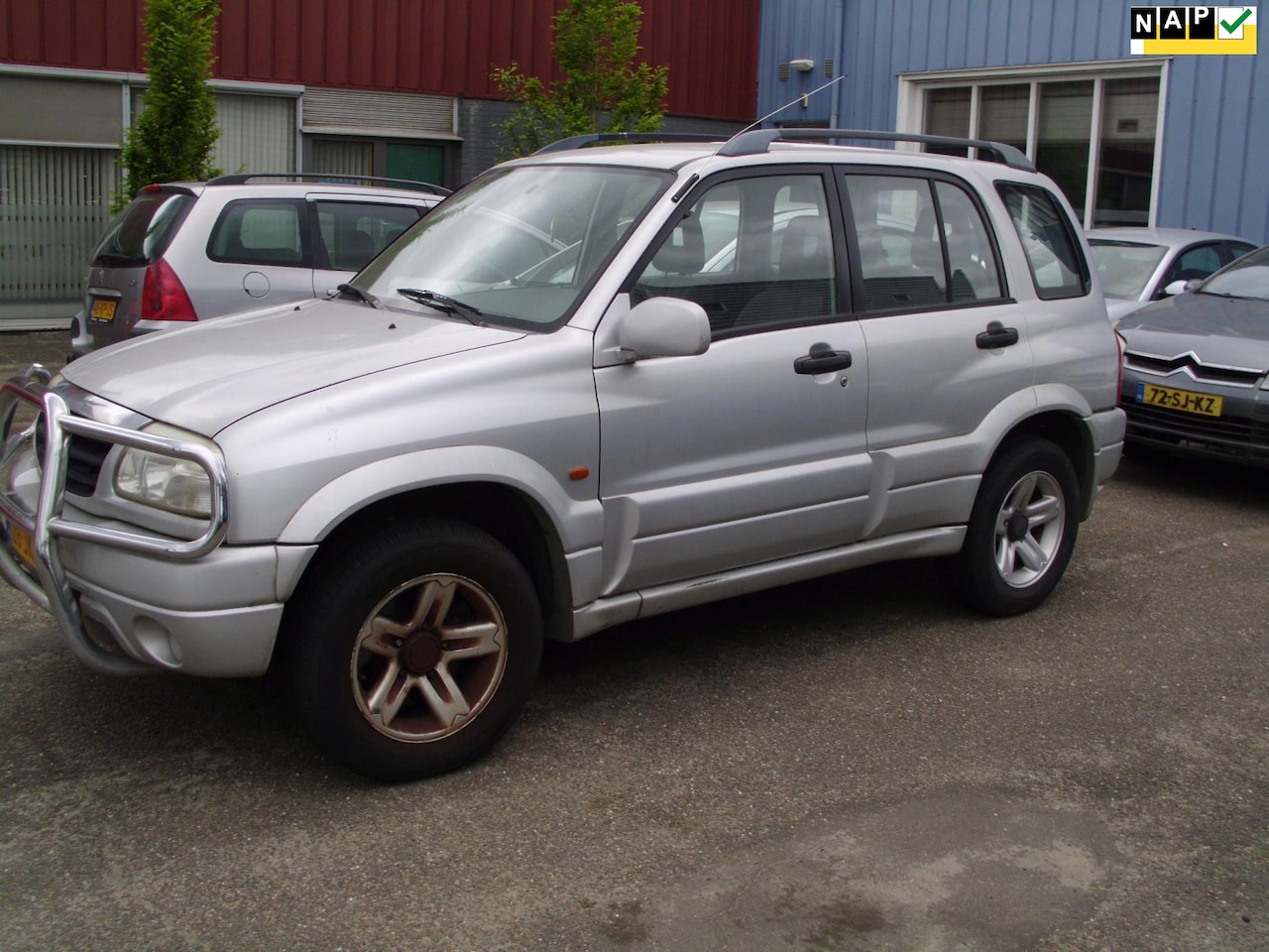 Suzuki Grand Vitara - 2.5 V6 AUTOMAAT MET AIRCO 4/4 - AutoWereld.nl