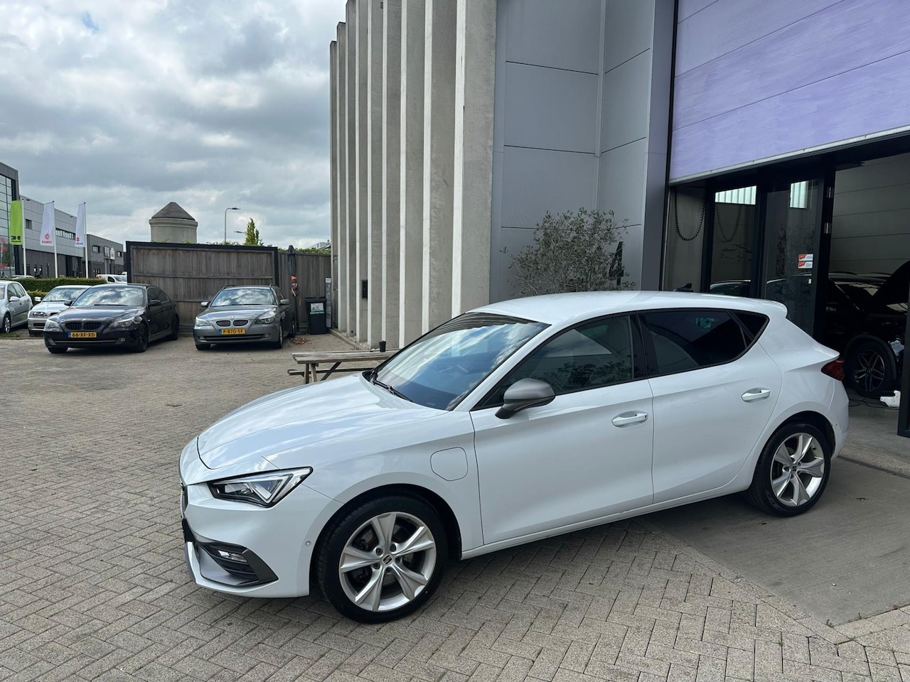 Seat Leon - 1.4 TSI FR eHybrid PHEV RIJK UITGERUST! INRUIL MOGELIJK! - AutoWereld.nl