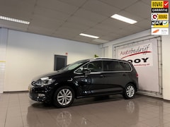 Volkswagen Touran - 1.2 TSI Highline * 7 Persoons / Trekhaak / Navigatie / Camera / NL Auto